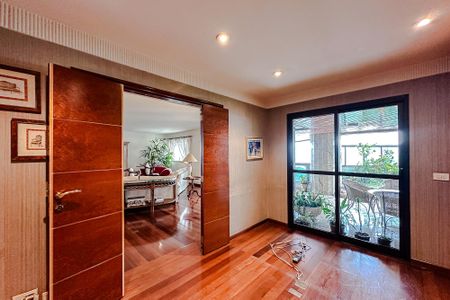 Apartamento para alugar com 375m², 4 quartos e 5 vagas Apartamento para alugar com 375m², 4 quartos e 5 vagasEscritório