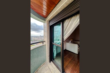 Apartamento para alugar com 375m², 4 quartos e 5 vagas Apartamento para alugar com 375m², 4 quartos e 5 vagasVaranda da Suíte 1