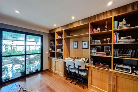 Apartamento para alugar com 375m², 4 quartos e 5 vagas Apartamento para alugar com 375m², 4 quartos e 5 vagasEscritório