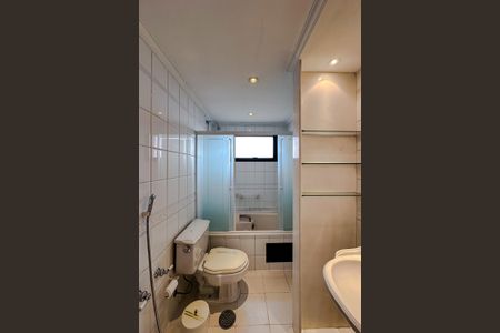 Apartamento para alugar com 375m², 4 quartos e 5 vagas Apartamento para alugar com 375m², 4 quartos e 5 vagasBanheiro da Suíte 3