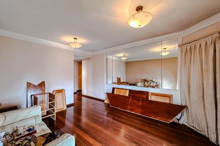 Apartamento para alugar com 375m², 4 quartos e 5 vagas Apartamento para alugar com 375m², 4 quartos e 5 vagasQuarto 1 - Suíte