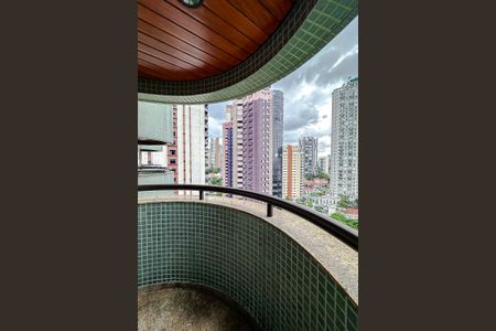 Apartamento para alugar com 375m², 4 quartos e 5 vagas Apartamento para alugar com 375m², 4 quartos e 5 vagasVaranda da Suíte 2