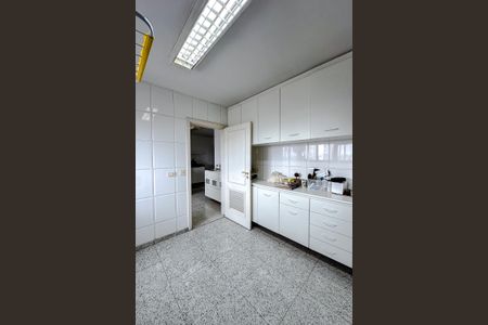 Apartamento para alugar com 375m², 4 quartos e 5 vagas Apartamento para alugar com 375m², 4 quartos e 5 vagasÁrea de Serviço
