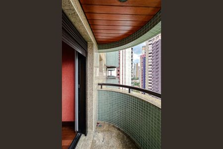 Apartamento para alugar com 375m², 4 quartos e 5 vagas Apartamento para alugar com 375m², 4 quartos e 5 vagasVaranda da Suíte 2