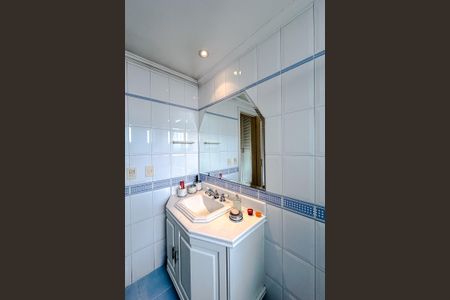 Apartamento para alugar com 375m², 4 quartos e 5 vagas Apartamento para alugar com 375m², 4 quartos e 5 vagasBanheiro da Suíte 2