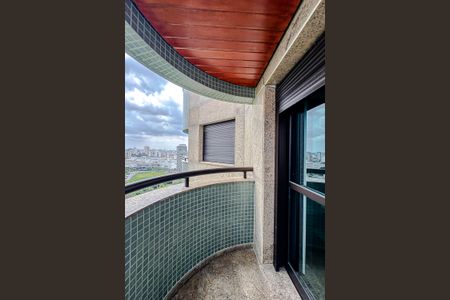 Apartamento para alugar com 375m², 4 quartos e 5 vagas Apartamento para alugar com 375m², 4 quartos e 5 vagasVaranda da Suíte 2