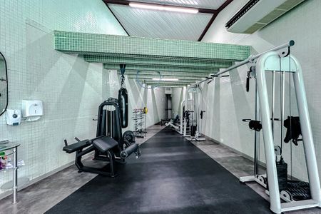 Apartamento para alugar com 375m², 4 quartos e 5 vagas Apartamento para alugar com 375m², 4 quartos e 5 vagasÁrea comum - Academia