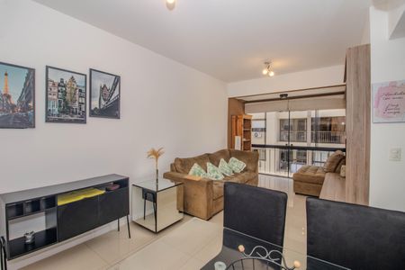 Sala de apartamento à venda com 2 quartos, 68m² em Petrópolis, Porto Alegre