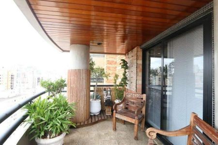 Apartamento à venda com 220m², 4 quartos e 4 vagas