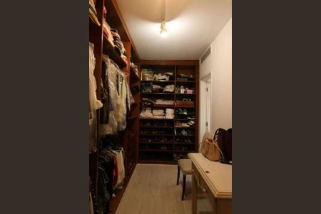 Apartamento à venda com 220m², 4 quartos e 4 vagas