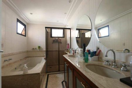 Apartamento à venda com 220m², 4 quartos e 4 vagas