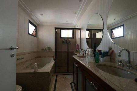 Apartamento à venda com 220m², 4 quartos e 4 vagas