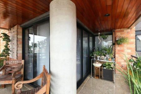 Apartamento à venda com 220m², 4 quartos e 4 vagas