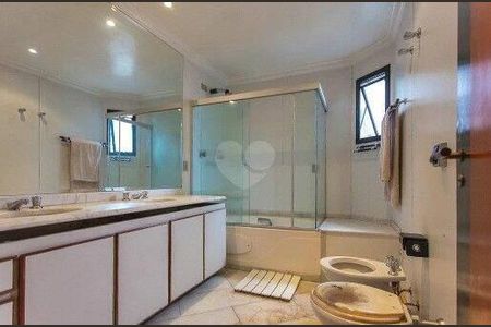 Apartamento à venda com 3 quartos, 300m² em Vila Nova Conceição, São Paulo