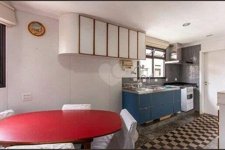 Apartamento à venda com 3 quartos, 300m² em Vila Nova Conceição, São Paulo