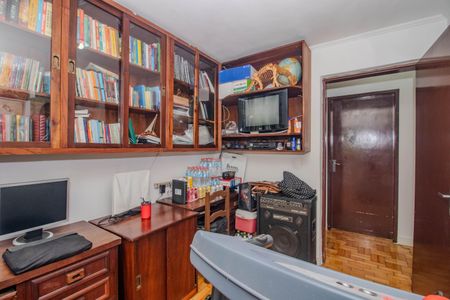 Casa à venda com 330m², 4 quartos e 4 vagas Casa à venda com 330m², 4 quartos e 4 vagasQuarto 1