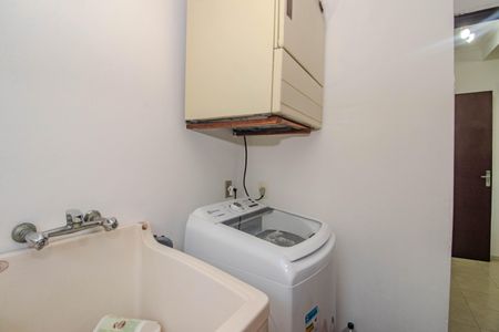 Casa à venda com 330m², 4 quartos e 4 vagas Casa à venda com 330m², 4 quartos e 4 vagasÁrea de Serviço