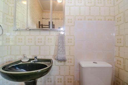 Casa à venda com 330m², 4 quartos e 4 vagas Casa à venda com 330m², 4 quartos e 4 vagasLavabo Auxiliar