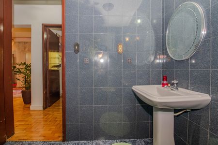 Casa à venda com 330m², 4 quartos e 4 vagas Casa à venda com 330m², 4 quartos e 4 vagasLavabo