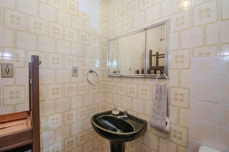 Casa à venda com 330m², 4 quartos e 4 vagas Casa à venda com 330m², 4 quartos e 4 vagasLavabo Auxiliar