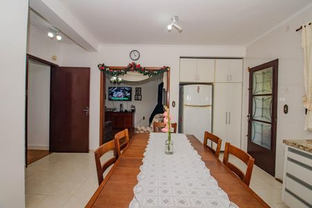 Casa à venda com 330m², 4 quartos e 4 vagas Casa à venda com 330m², 4 quartos e 4 vagasCozinha