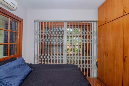 Casa à venda com 330m², 4 quartos e 4 vagas Casa à venda com 330m², 4 quartos e 4 vagasQuarto 2