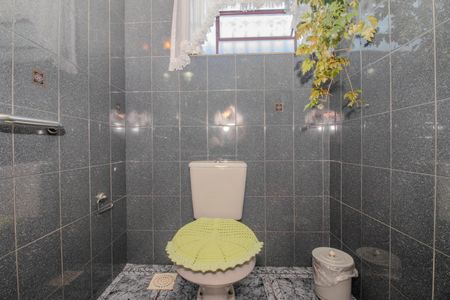 Casa à venda com 330m², 4 quartos e 4 vagas Casa à venda com 330m², 4 quartos e 4 vagasLavabo