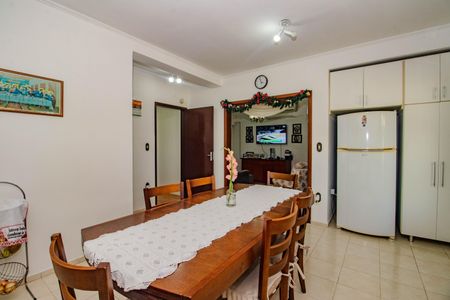 Casa à venda com 330m², 4 quartos e 4 vagas Casa à venda com 330m², 4 quartos e 4 vagasCozinha