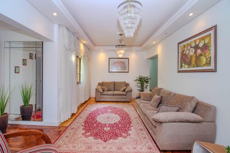 Casa à venda com 330m², 4 quartos e 4 vagas Casa à venda com 330m², 4 quartos e 4 vagasSala