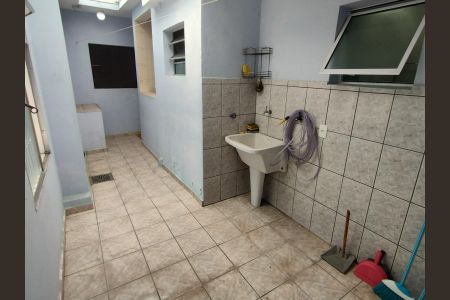 Casa à venda com 100m², 3 quartos e 2 vagas