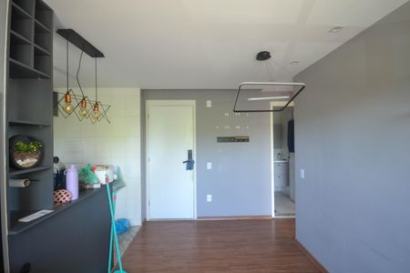 Sala de apartamento para alugar com 2 quartos, 47m² em Moquetá, Nova Iguaçu