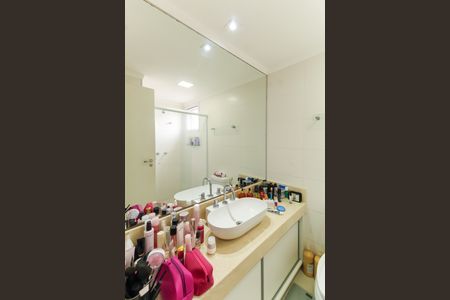 Apartamento à venda com 101m², 3 quartos e 2 vagas Apartamento à venda com 101m², 3 quartos e 2 vagasBanheiro da Suíte 1