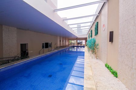 Apartamento à venda com 101m², 3 quartos e 2 vagas Apartamento à venda com 101m², 3 quartos e 2 vagasÁrea comum - Piscina