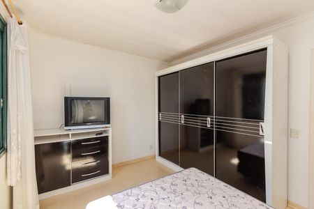 Quarto 1 de apartamento para alugar com 2 quartos, 64m² em Partenon, Porto Alegre