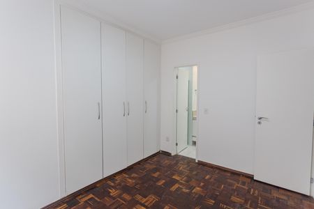 Suíte de apartamento para alugar com 3 quartos, 108m² em Santo Antônio, Belo Horizonte