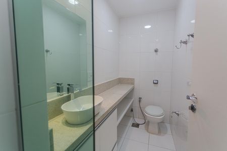 Apartamento para alugar com 108m², 3 quartos e 2 vagas Apartamento para alugar com 108m², 3 quartos e 2 vagasBanheiro da Suíte