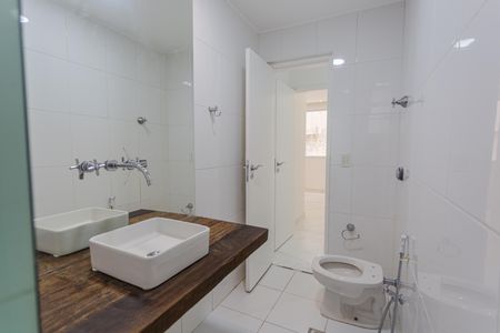 Apartamento para alugar com 108m², 3 quartos e 2 vagas Apartamento para alugar com 108m², 3 quartos e 2 vagasBanheiro Social