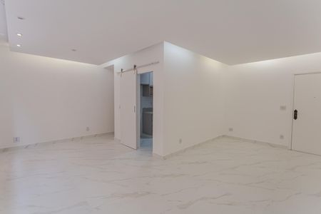 Apartamento para alugar com 108m², 3 quartos e 2 vagas Apartamento para alugar com 108m², 3 quartos e 2 vagasSala