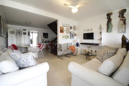 Sala de casa de condomínio para alugar com 3 quartos, 200m² em Piatã, Salvador