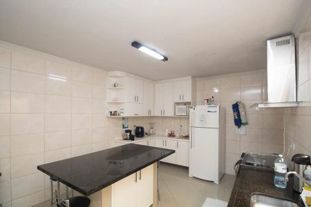 Casa à venda com 145m², 2 quartos e 1 vagaCozinha - Armários