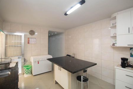 Casa à venda com 145m², 2 quartos e 1 vagaCozinha - Armários