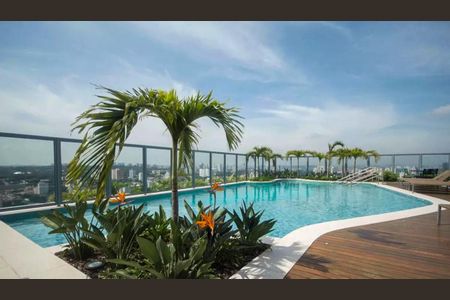 Apartamento à venda com 93m², 2 quartos e 2 vagasÁrea comum - Piscina