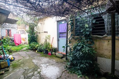 Casa à venda com 648m², 6 quartos e 3 vagas Casa à venda com 648m², 6 quartos e 3 vagasQuintal