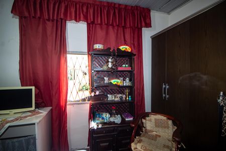 Casa à venda com 648m², 6 quartos e 3 vagas Casa à venda com 648m², 6 quartos e 3 vagasQuarto 2