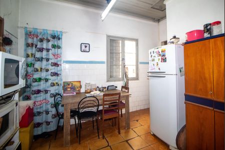 Casa à venda com 648m², 6 quartos e 3 vagas Casa à venda com 648m², 6 quartos e 3 vagasCozinha