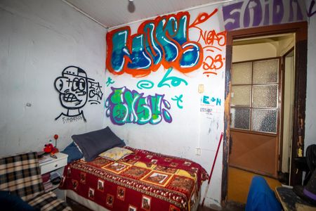 Casa à venda com 648m², 6 quartos e 3 vagas Casa à venda com 648m², 6 quartos e 3 vagasQuarto