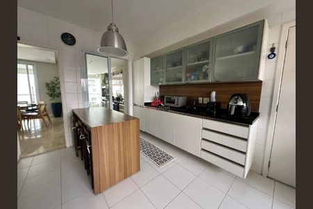 Apartamento à venda com 233m², 4 quartos e 4 vagas