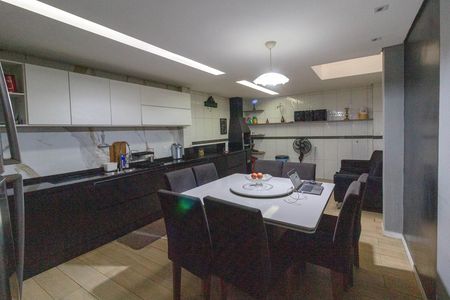 Casa para alugar com 110m², 3 quartos e 1 vaga Casa para alugar com 110m², 3 quartos e 1 vagaCozinha e area gourmet