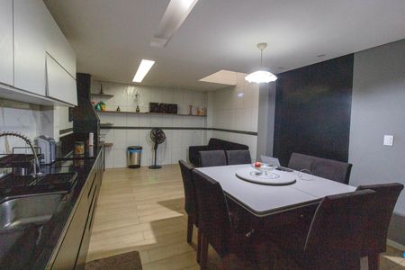 Casa para alugar com 110m², 3 quartos e 1 vaga Casa para alugar com 110m², 3 quartos e 1 vagaCozinha e area gourmet