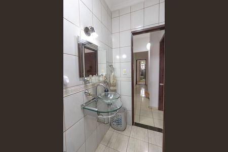 Casa para alugar com 110m², 3 quartos e 1 vaga Casa para alugar com 110m², 3 quartos e 1 vagaBanheiro social